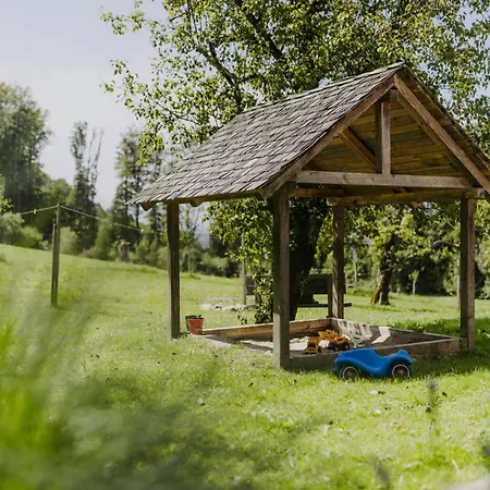 Semesterbostad Hofstatt Salzburg - Im Gruenen Am Stadtrand Von Salzburg *